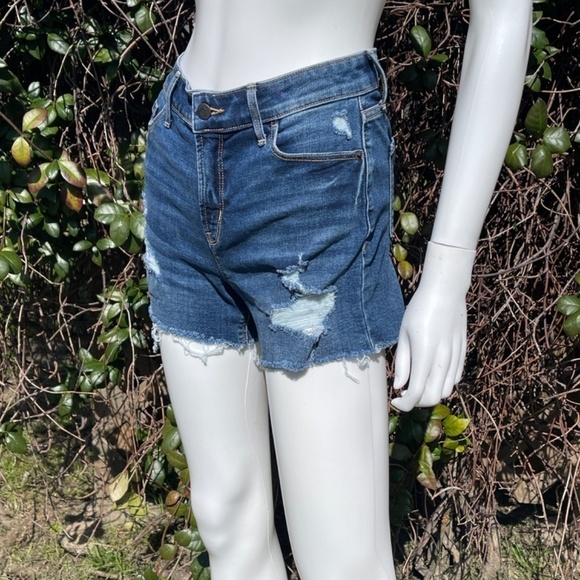 Old Navy High Rise Secret Slim Pockets Distressed Denim Shorts - Picture 7 of 8